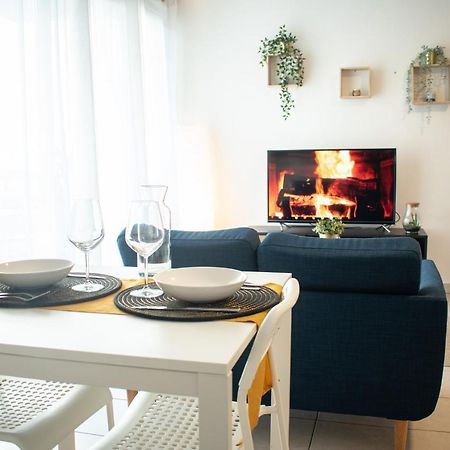 Studio Charmant Cergy Le Haut Au Pied De La Gare ! Parking Prive ! Apartment Exterior photo